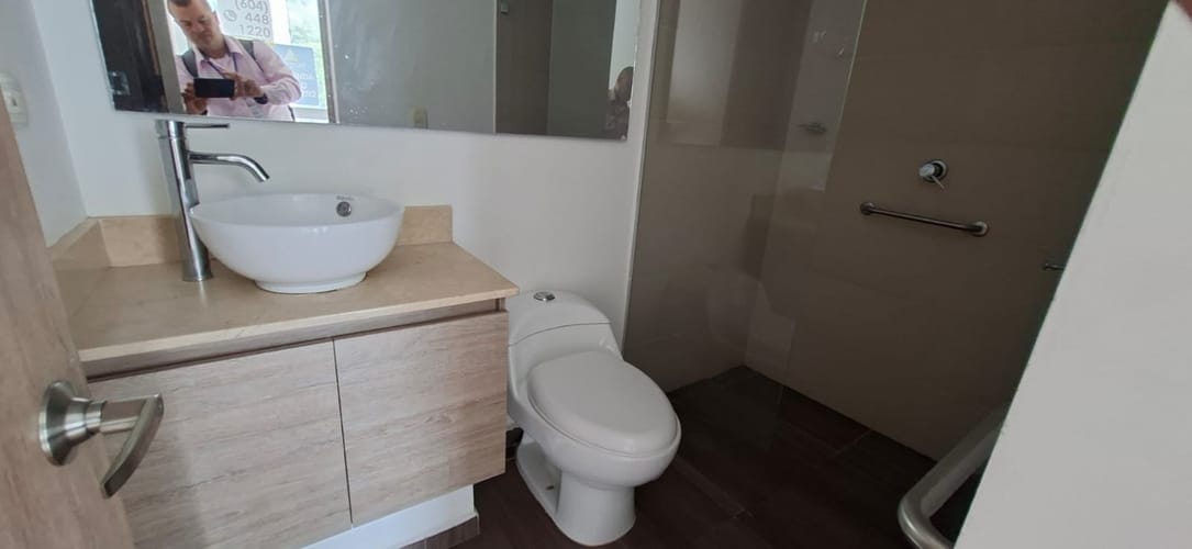 Apartamento de 3 alcobas en arriendo en Prados De Sabaneta, Sabaneta, 75 m² · foto 19 de 23