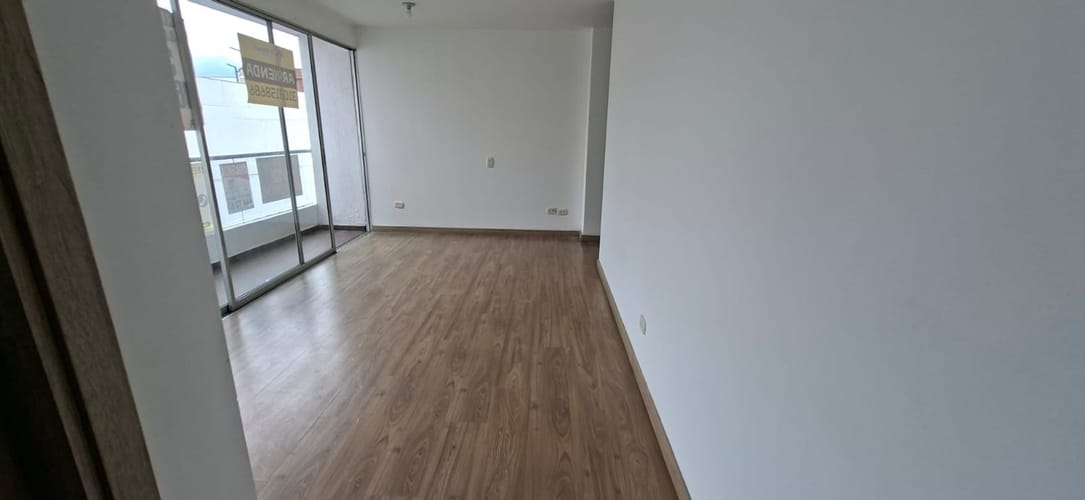 Apartamento de 3 alcobas en arriendo en Prados De Sabaneta, Sabaneta, 75 m² · foto 3 de 23