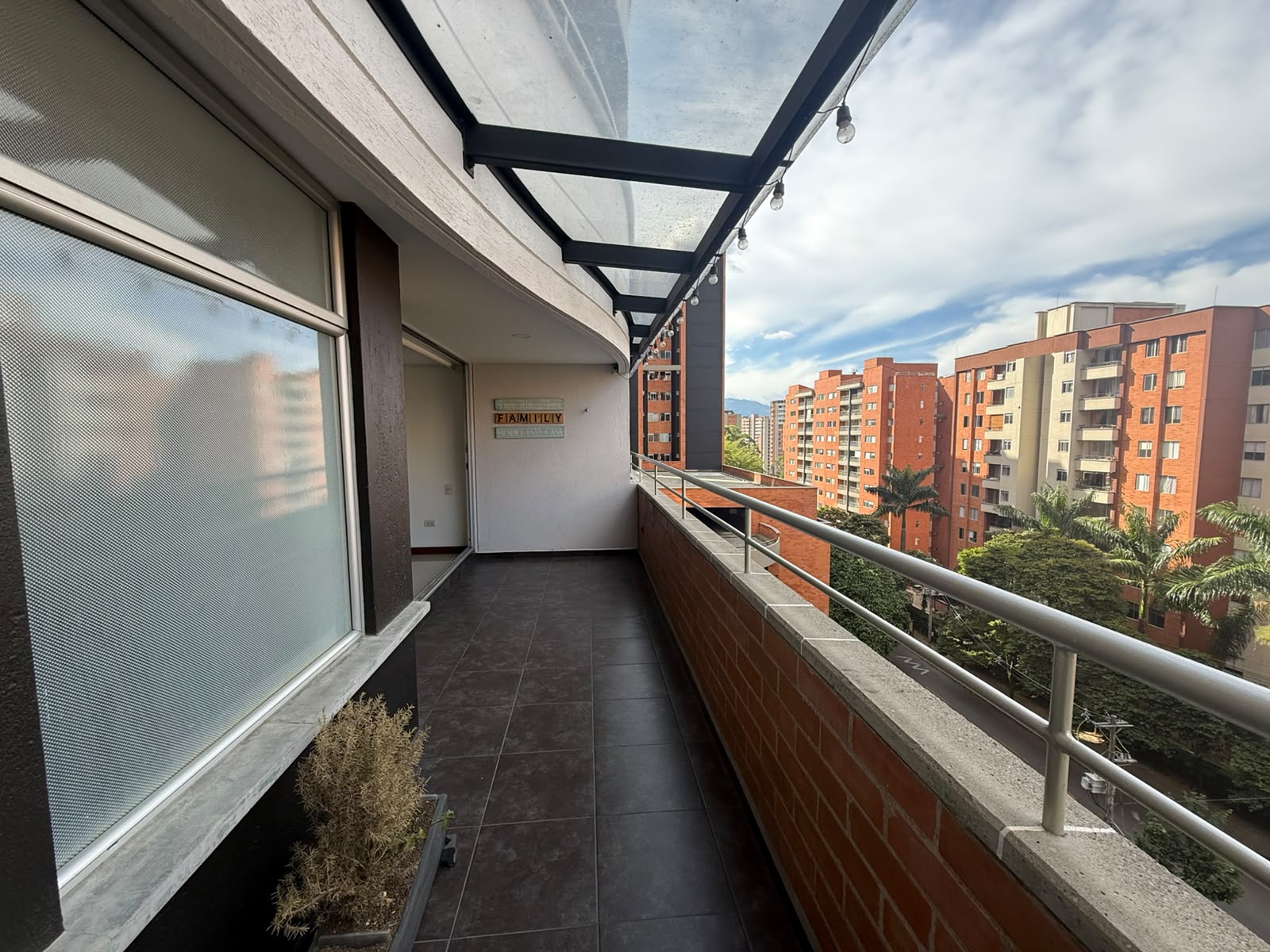 Apartamento en Arriendo en Loma del Esmeraldal, Envigado en Uribe Angel