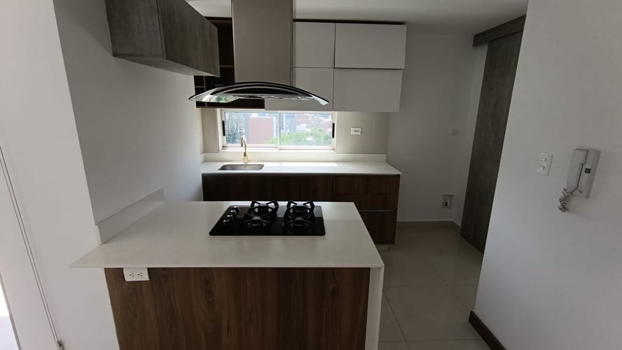 Apartamento de 3 alcobas en arriendo en Laureles, Medellín, 85 m² · foto 5 de 16