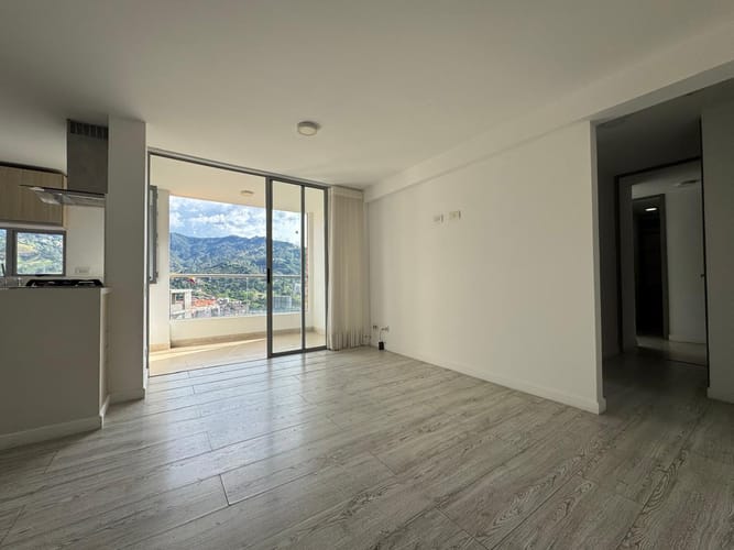 Apartamento de 2 alcobas en arriendo en Camino Verde, Envigado, 72 m² · foto 7 de 16