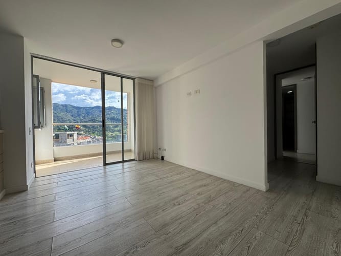 Apartamento de 2 alcobas en arriendo en Camino Verde, Envigado, 72 m² · foto 8 de 16