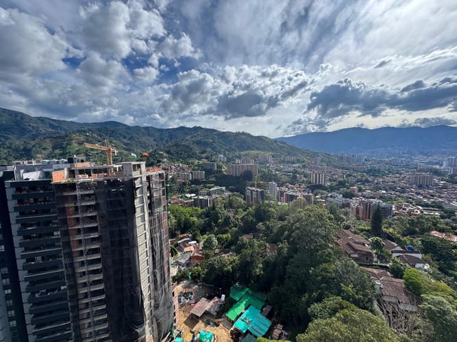 Apartamento de 2 alcobas en arriendo en Camino Verde, Envigado, 72 m² · foto 10 de 16
