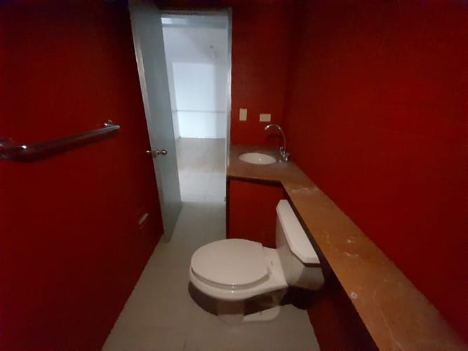 Local en arriendo en El Poblado, Medellín, 100 m² · foto 10 de 10