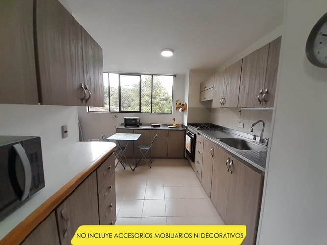 Apartamento de 3 alcobas en arriendo en Los Naranjos, Medellín, 135 m² · foto 4 de 18