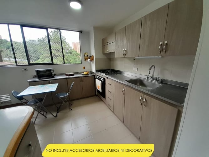 Apartamento de 3 alcobas en arriendo en Los Naranjos, Medellín, 135 m² · foto 5 de 18