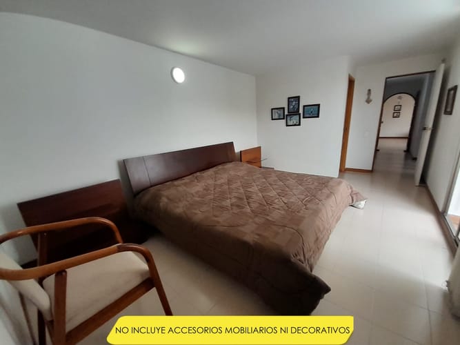 Apartamento de 3 alcobas en arriendo en Los Naranjos, Medellín, 135 m² · foto 9 de 18