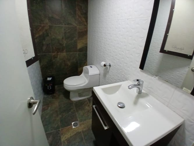 Local en arriendo en Santa María De Los Ángeles, Medellín, 205 m² · foto 3 de 10
