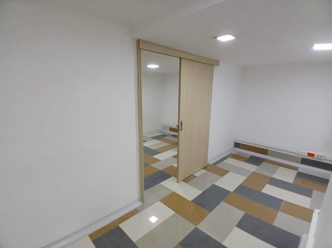 Local en arriendo en Santa María De Los Ángeles, Medellín, 205 m² · foto 4 de 10