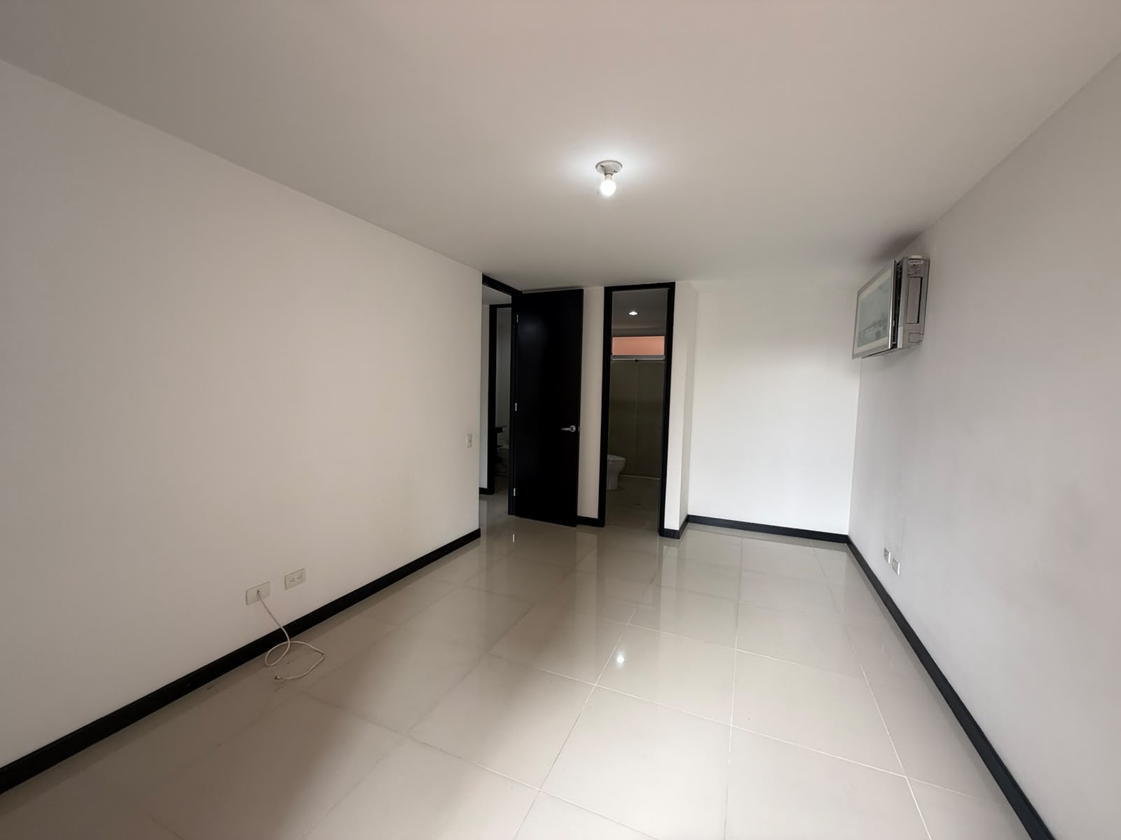 Apartamento en arriendo en Santa Maria De Los Angeles, Medellín · foto 6 de 13