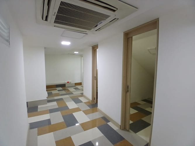 Local en arriendo en Santa María De Los Ángeles, Medellín, 205 m² · foto 9 de 10
