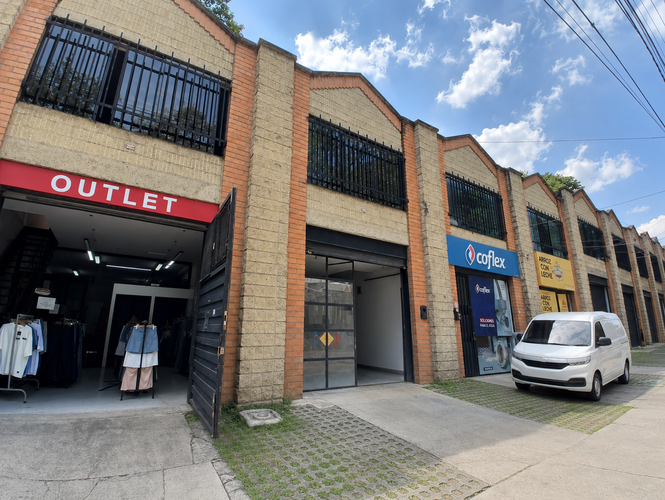 Bodega en arriendo en Villa Carlota, Medellín, 149 m² · foto 2 de 10