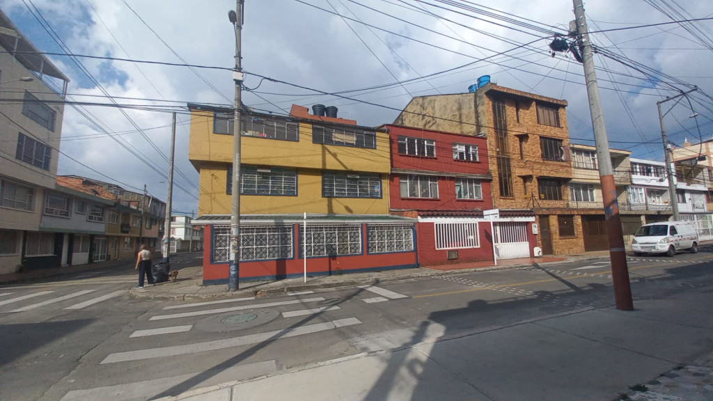 Casa en venta en Santa Isabel Sur, Bogotá · foto 2 de 9