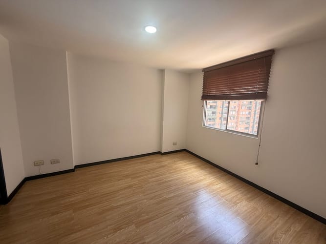 Apartamento de 3 alcobas en arriendo en Villa Carlota, Medellín, 85 m² · foto 2 de 12