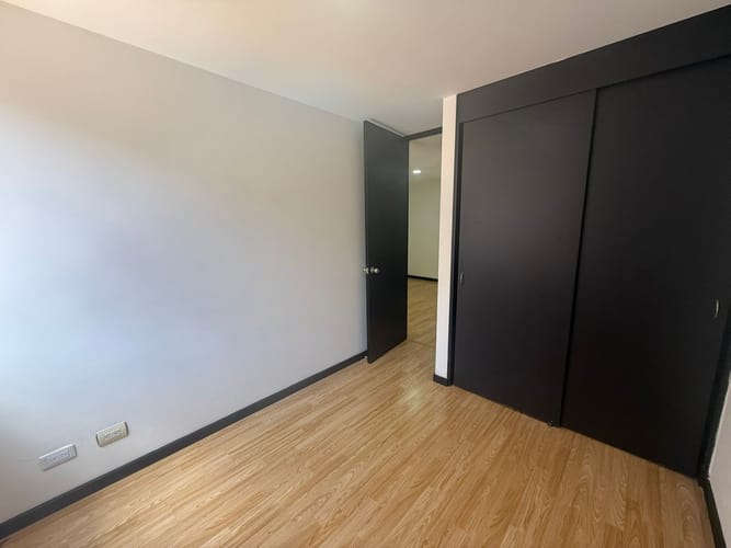 Apartamento de 3 alcobas en arriendo en Villa Carlota, Medellín, 85 m² · foto 3 de 12