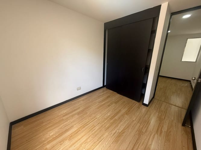 Apartamento de 3 alcobas en arriendo en Villa Carlota, Medellín, 85 m² · foto 5 de 12