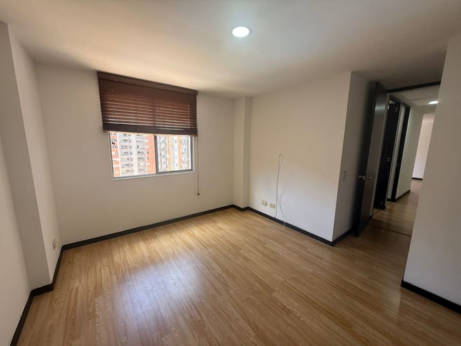 Apartamento de 3 alcobas en arriendo en Villa Carlota, Medellín, 85 m² · foto 7 de 12