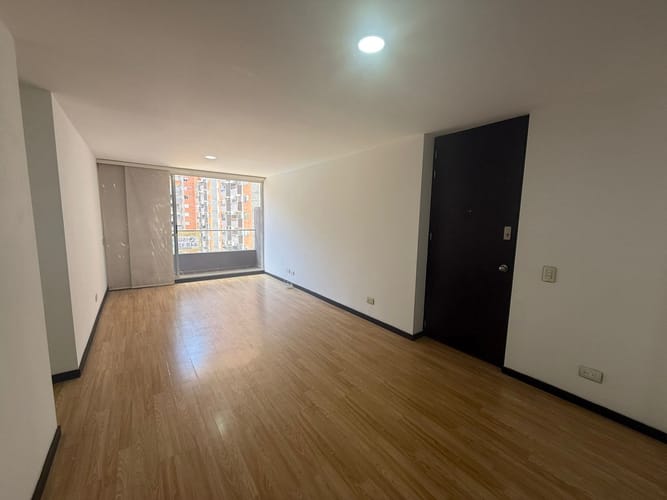 Apartamento de 3 alcobas en arriendo en Villa Carlota, Medellín, 85 m² · foto 10 de 12