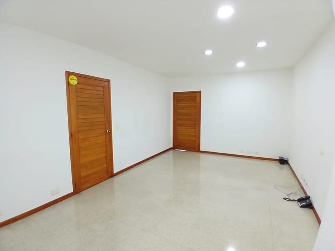 Consultorio en arriendo en Diego Echavarría, Medellín, 25 m² · foto 2 de 10