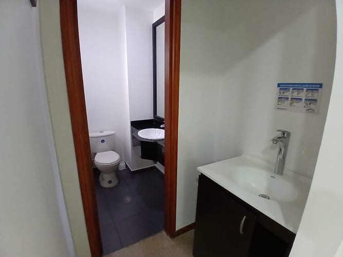 Consultorio en arriendo en Diego Echavarría, Medellín, 25 m² · foto 5 de 10