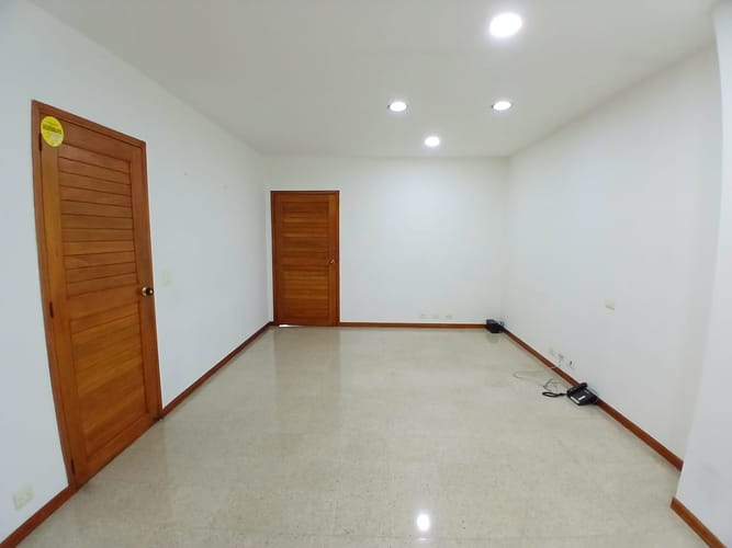 Consultorio en arriendo en Diego Echavarría, Medellín, 25 m² · foto 6 de 10