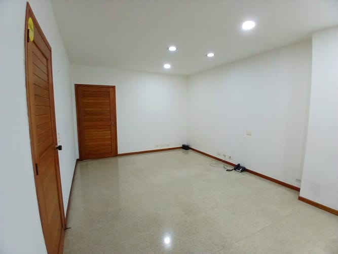 Consultorio en arriendo en Diego Echavarría, Medellín, 25 m² · foto 7 de 10