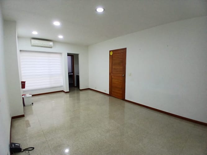 Consultorio en arriendo en Diego Echavarría, Medellín, 25 m² · foto 9 de 10