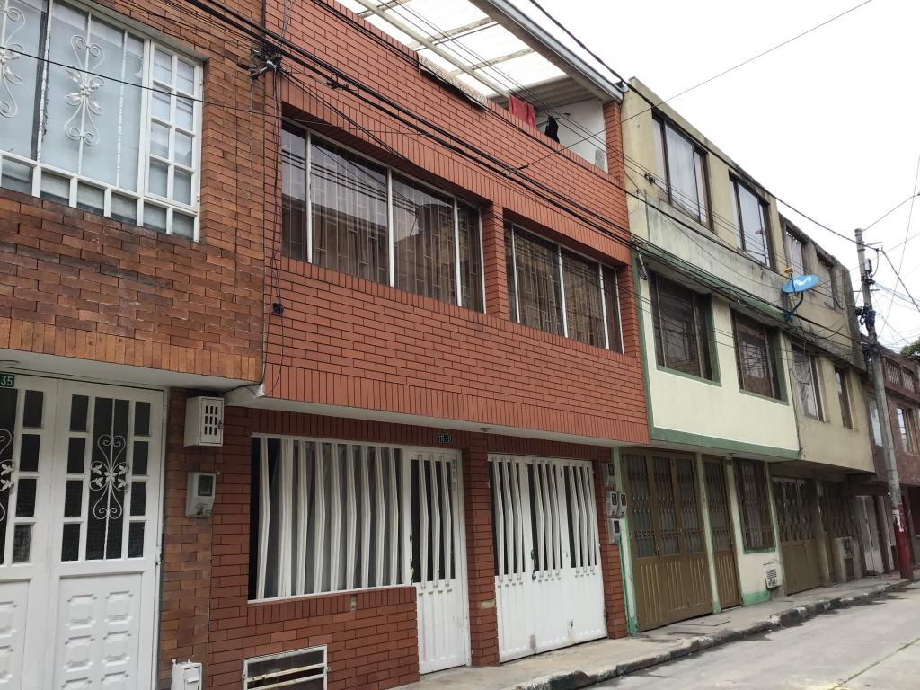 Casa en venta en La Gaitana Oriental, Bogotá · foto 2 de 24