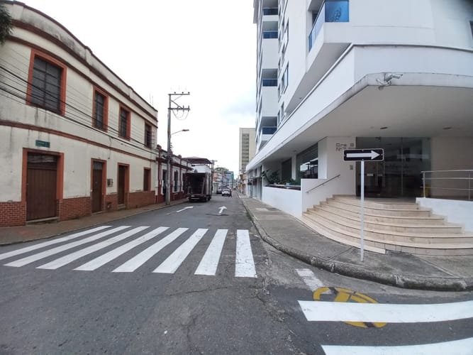 Apartamento de 3 alcobas en venta en La Pola, Ibagué, 128 m² · foto 2 de 24