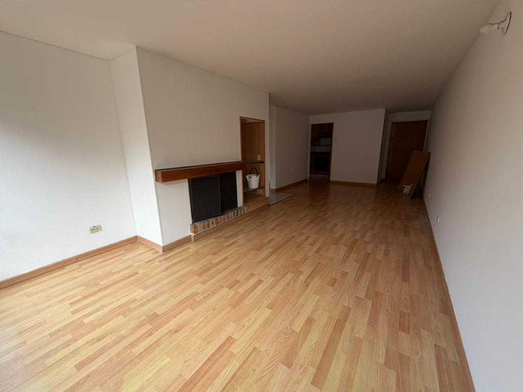 Apartamento en venta en Los Rosales, Bogotá · foto 2 de 15