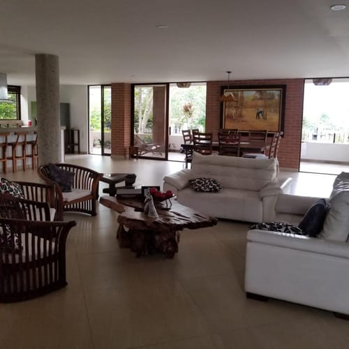 Casa de 7 alcobas en venta en Picaleña Y Mirolindo, Ibagué, 510 m² · foto 3 de 20
