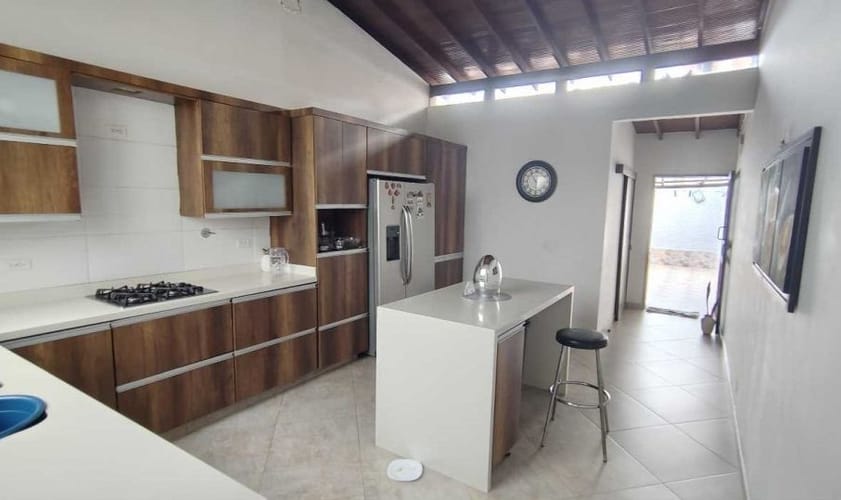 Casa de 11 alcobas en venta en La Castellana, Medellín, 630 m² · foto 3 de 15