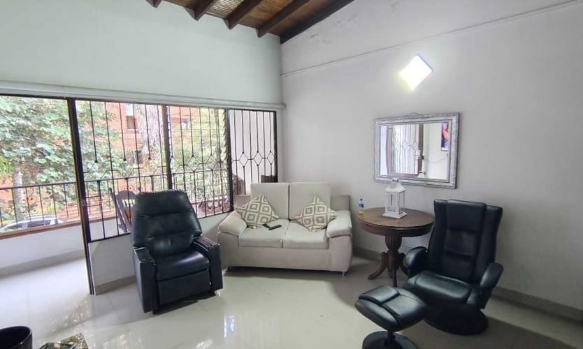 Casa de 11 alcobas en venta en La Castellana, Medellín, 630 m² · foto 5 de 15