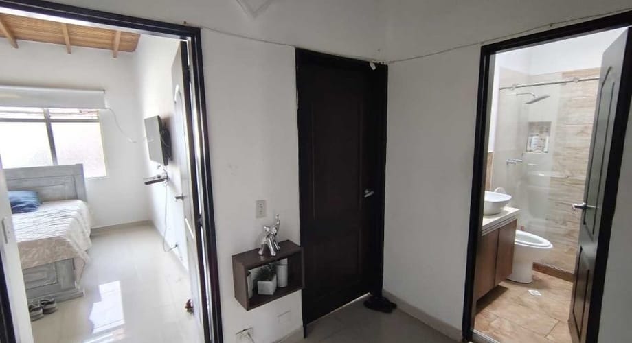 Casa de 11 alcobas en venta en La Castellana, Medellín, 630 m² · foto 6 de 15