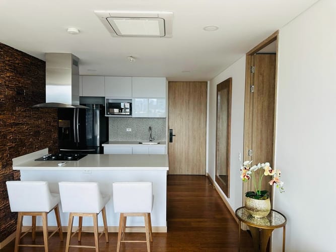 Apartamento de 2 alcobas en venta en El Poblado, Medellín, 70 m² · foto 3 de 12
