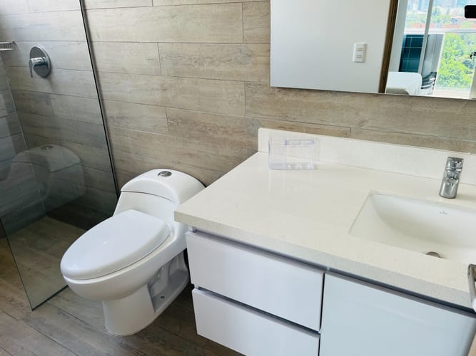 Apartamento de 2 alcobas en venta en El Poblado, Medellín, 70 m² · foto 9 de 12