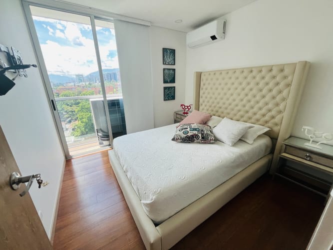 Apartamento de 2 alcobas en venta en El Poblado, Medellín, 70 m² · foto 8 de 12
