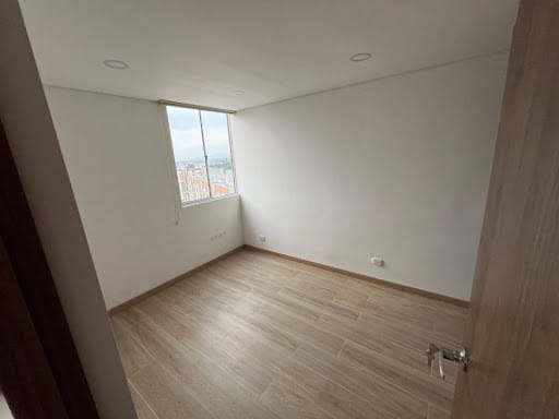 Apartaestudio en venta en La Felicidad, Bogotá, 32 m² · foto 7 de 19