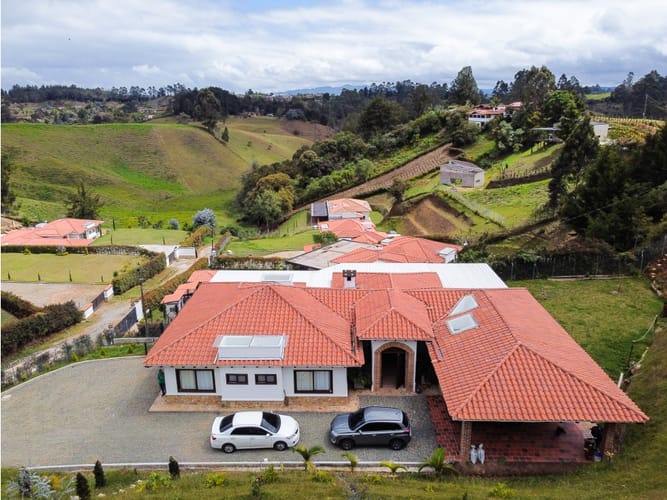 Finca en venta en Quirama, El Carmen de Viboral, 1500 m² · foto 2 de 24