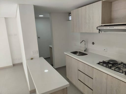 Apartamento de 2 alcobas en arriendo en Loma Del Indio, Medellín, 65 m² · foto 3 de 24
