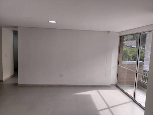 Apartamento de 2 alcobas en arriendo en Loma Del Indio, Medellín, 65 m² · foto 9 de 24