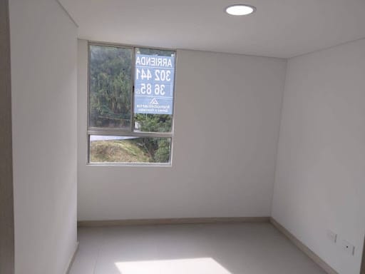 Apartamento de 2 alcobas en arriendo en Loma Del Indio, Medellín, 65 m² · foto 12 de 24