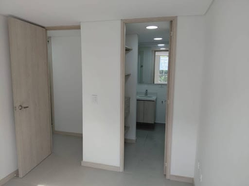 Apartamento de 2 alcobas en arriendo en Loma Del Indio, Medellín, 65 m² · foto 16 de 24