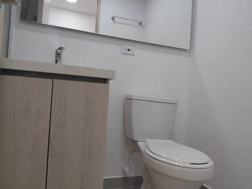 Apartamento de 2 alcobas en arriendo en Loma Del Indio, Medellín, 65 m² · foto 19 de 24