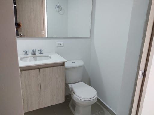 Apartamento de 3 alcobas en arriendo en Loma Del Indio, Medellín, 55 m² · foto 8 de 20