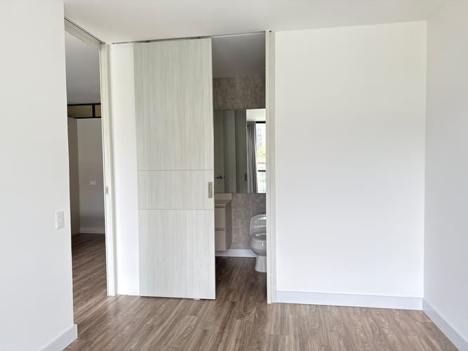 Apartamento de 2 alcobas en venta en El Poblado, Medellín, 85 m² · foto 10 de 17