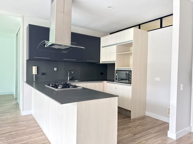 Apartamento de 2 alcobas en venta en El Poblado, Medellín, 85 m² · foto 5 de 17