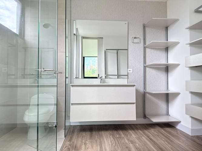 Apartamento de 2 alcobas en venta en El Poblado, Medellín, 85 m² · foto 14 de 17