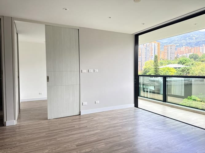 Apartamento de 2 alcobas en venta en El Poblado, Medellín, 85 m² · foto 16 de 17