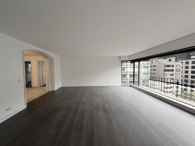 Apartamento de 4 alcobas en venta en La Cabrera, Bogotá, 364 m² · foto 3 de 24